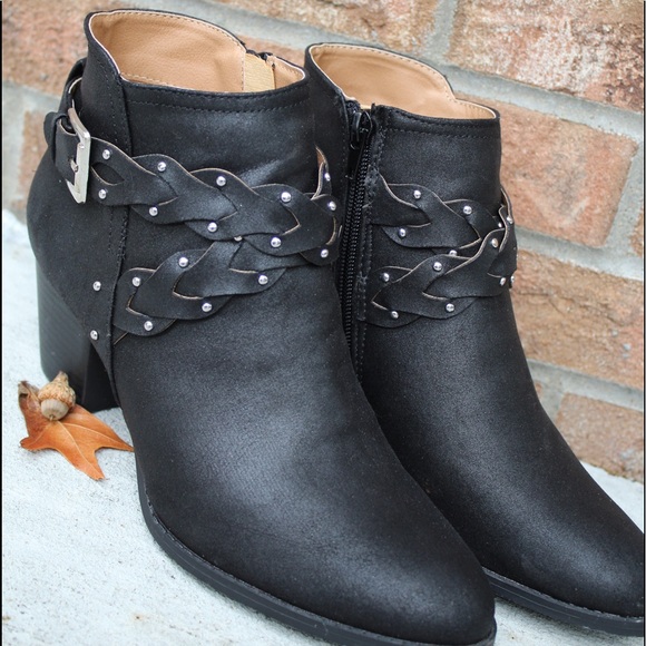 Quipid Black Booties - Picture 2 of 4